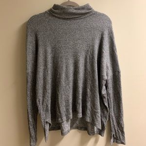Ribbed long sleeve turtleneck